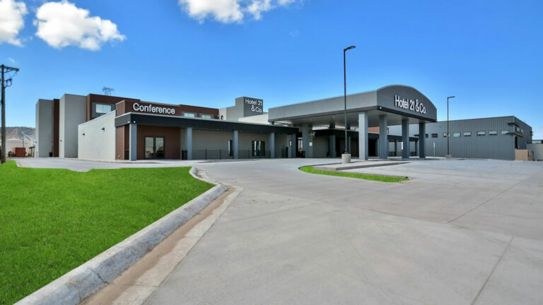 hotel-21-header-min